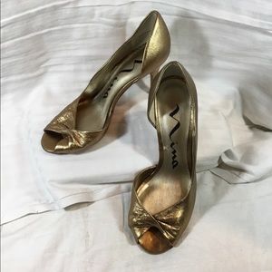 Woman's open side heels